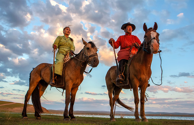 riding tours around mongolia 